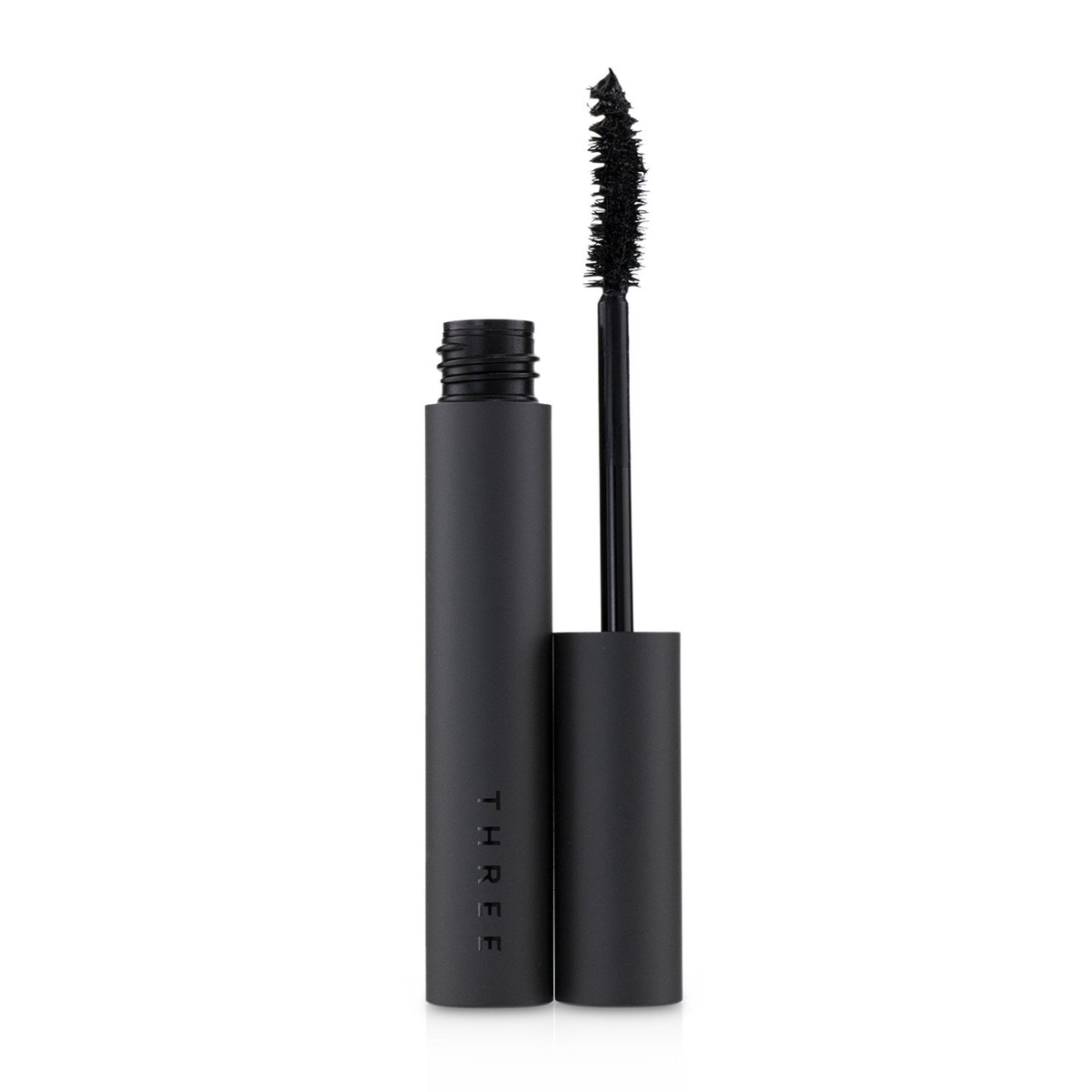 THREE Atmospheric Definition Mascara – 04 Evolution Rush (Luscious Black With A Hint Of Red)